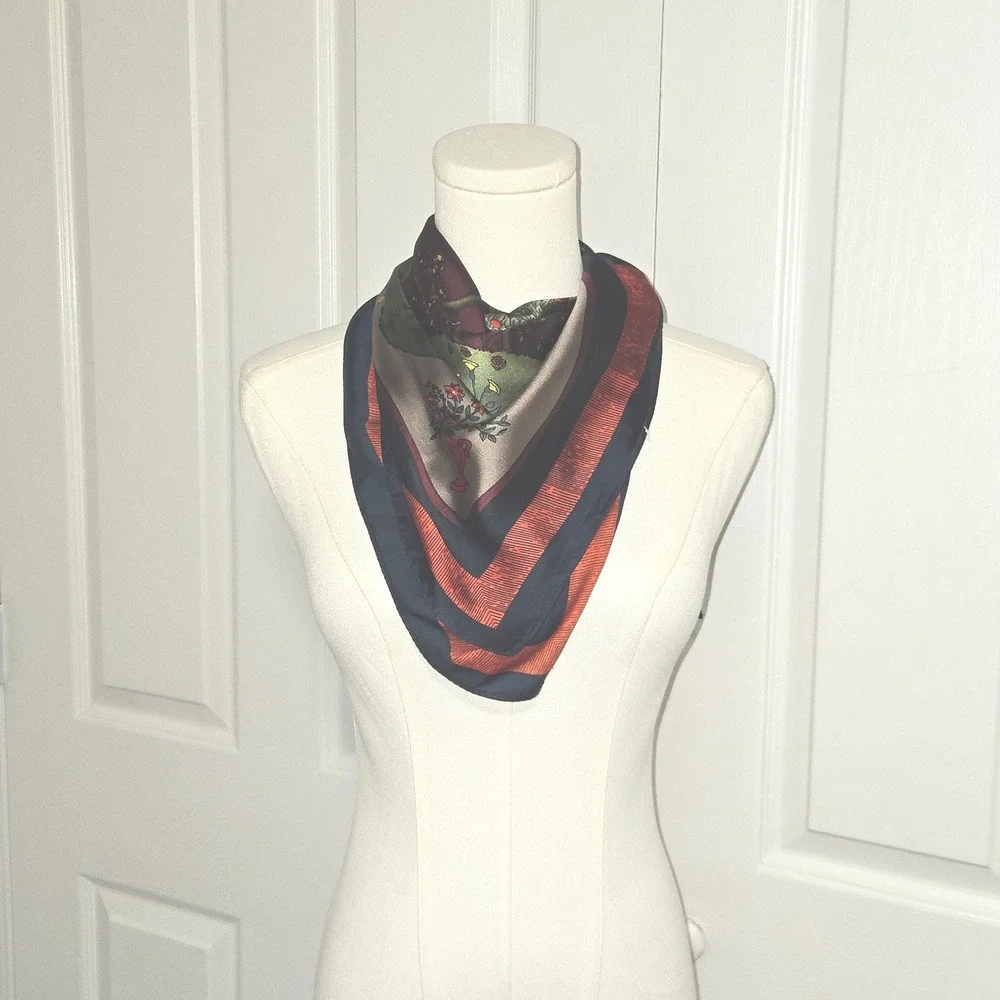 N/A square silk